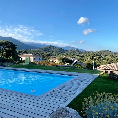 En A Vue Panoramique Sur Porto-vecchio ! Sotta